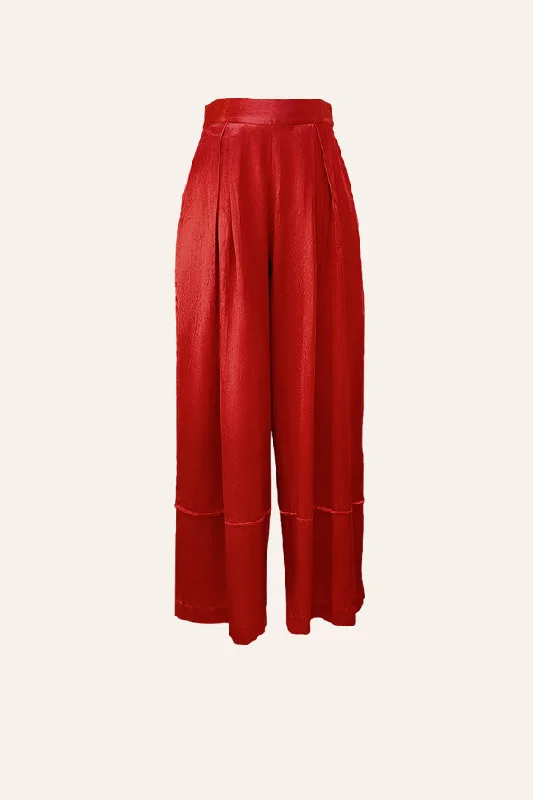 Boulevard Pleated Pants in Red Soft Sweatpants Style