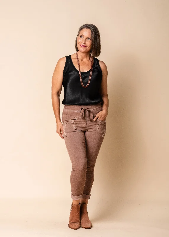 Irene Pants in Nutmeg High-Waist Yoga Pants