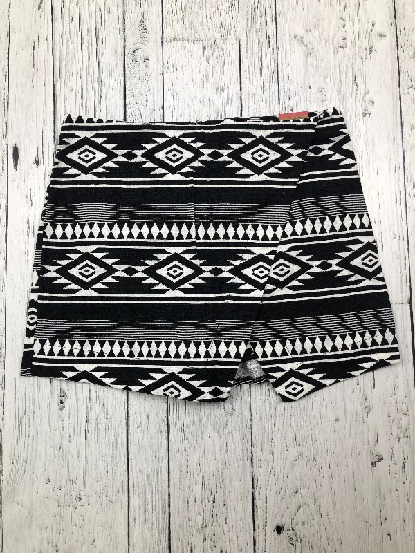 Hollister black white patterned skirt - Hers XS/3 leather skirt bold