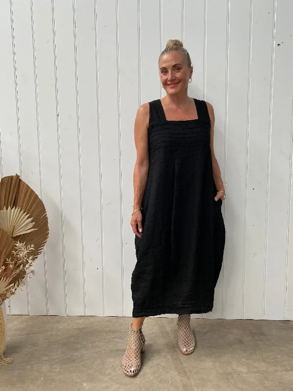 Bex Dress Black Tunics Travel practical