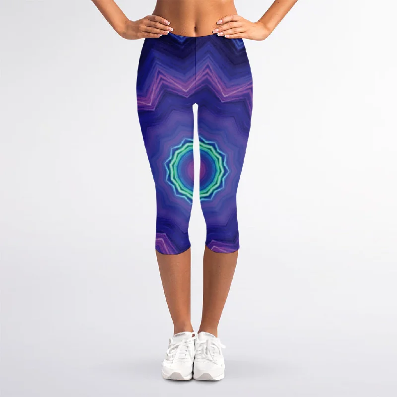 Purple And Blue Kaleidoscope Print Women's Capri Leggings Trendy Seamless Fit Leggings Purple And Blue Kaleidoscope Print Women's Capri Leggings Trendy Seamless Fit Leggings
