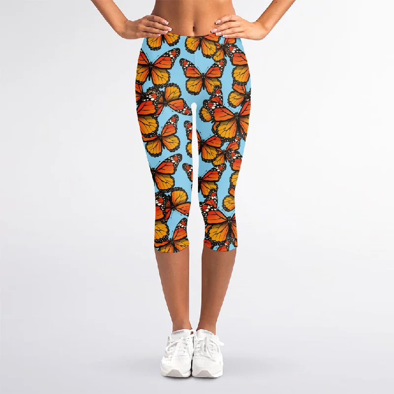 Orange Monarch Butterflies Pattern Print Women's Capri Leggings Chic Workout Leggings