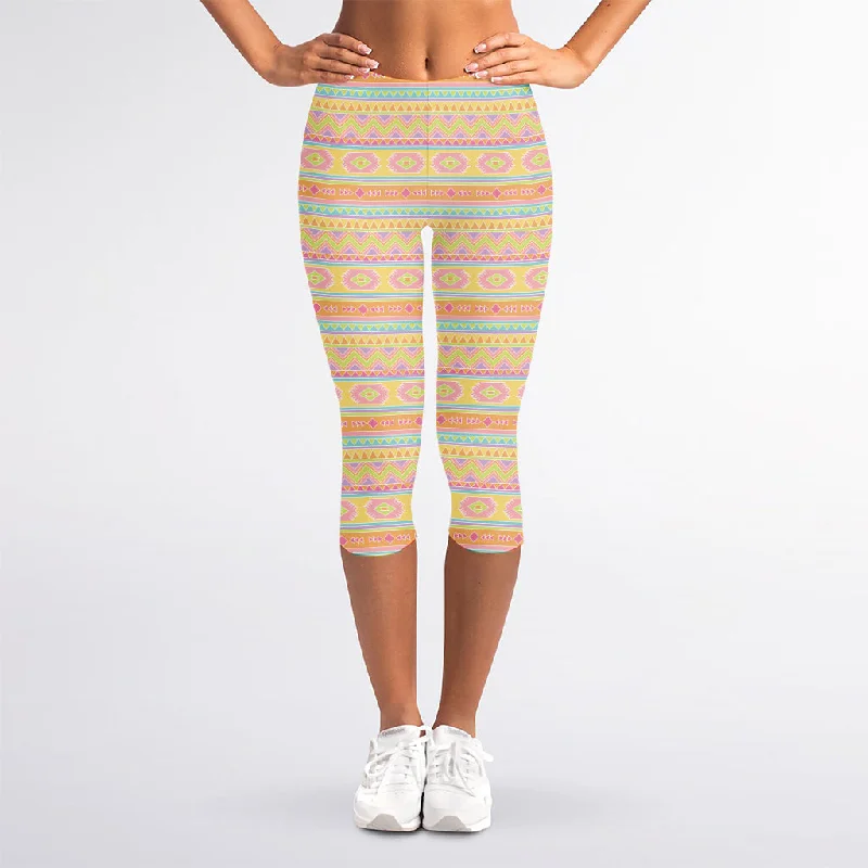 Pastel Aztec Tribal Pattern Print Women's Capri Leggings Comfortable Classic Yoga Leggings