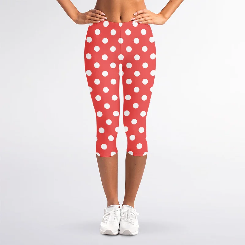 Pastel Red And White Polka Dot Print Women's Capri Leggings Stylish Winter-Ready Leggings